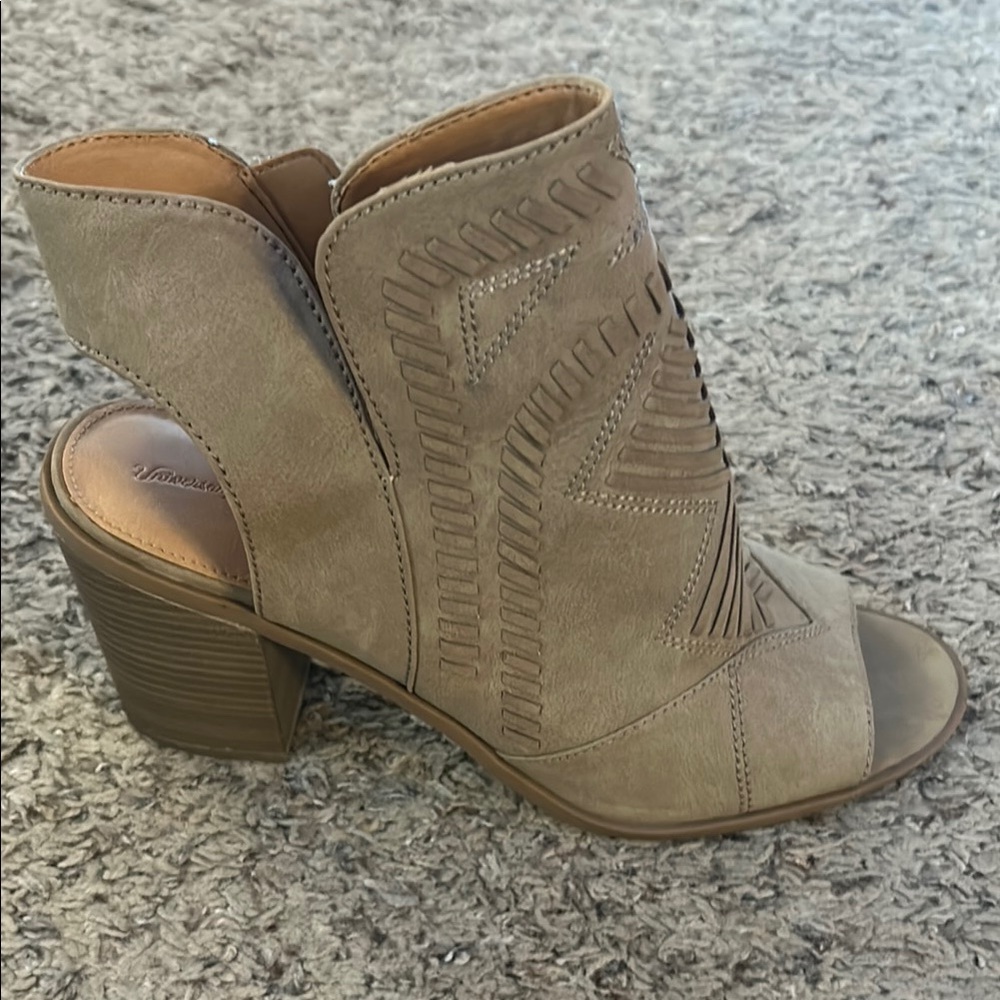 Open toe bootie